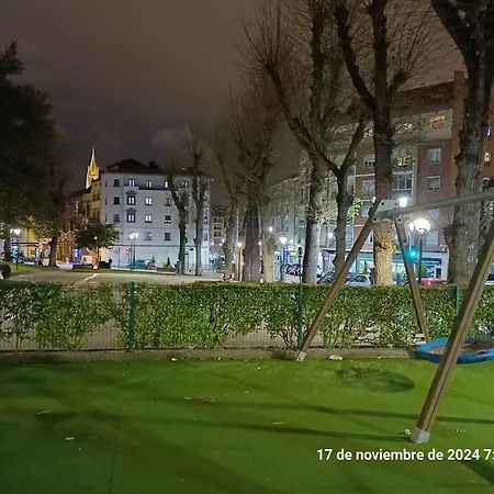 شقة Campillin Lado Ayuntamiento Www Venaoviedo Es اوفيدو